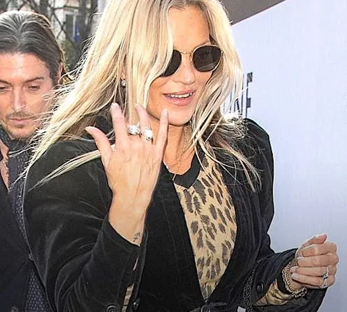 Kate Moss, 45, continues to show dazzling perks of sobriety addiction recovery ebulletin kate moss sobriety