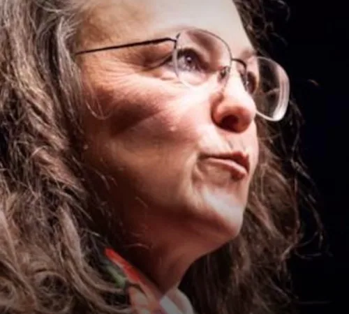 Listen to Woman’s Incredible Story of How an Accidental Phone Call Pulled Her Out of Drug Addiction addiction recovery ebulletin woman saved by phone call 3