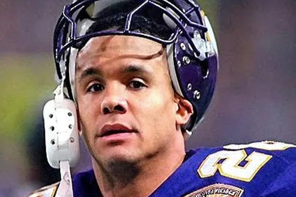 Ex-NFL Star Robert Smith ‘Marks 7 Years of Sobriety’ addiction recovery ebulletin football star sobriety