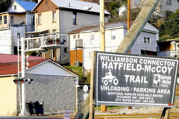 Why were millions of opioid pills sent to a West Virginia town of 3,000? addiction recovery ebulletin small town opioids