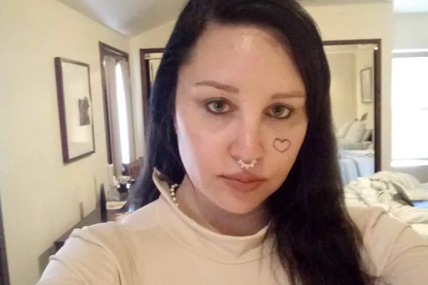 Amanda Bynes Shares about Spending the ‘Last Two Months in Treatment’ addiction recovery ebulletin Amanda Bynes checks in