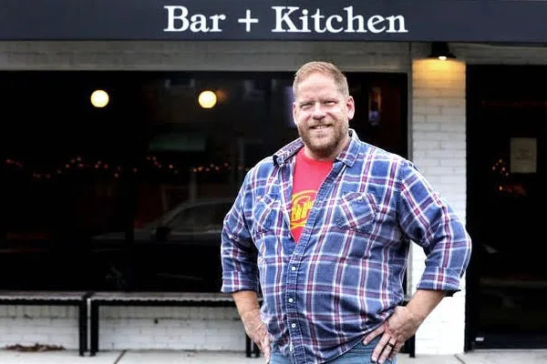 Bartender Starts Ben’s Friends to Help Restaurant Workers With Addiction