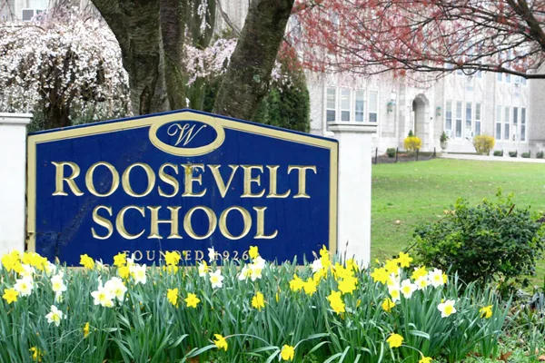 Middle School Teacher Overdoses on Fentanyl in Front of Students