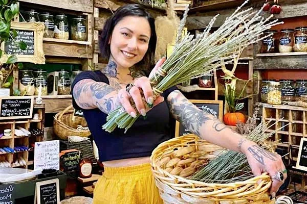 Sobriety Advocate & Herbalist Overcomes Homelessness