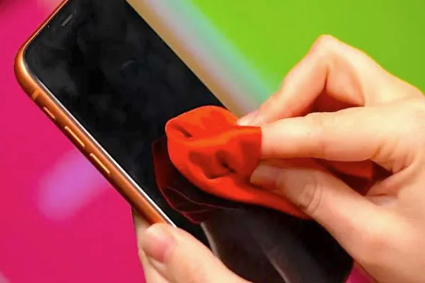 Your Phone Is Dirtier Than a Toilet Seat
