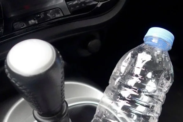 Don’t Leave Plastic Water Bottles In Your Car