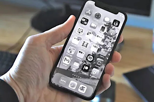 I Killed the Color on My Phone. The Result Shocked Me