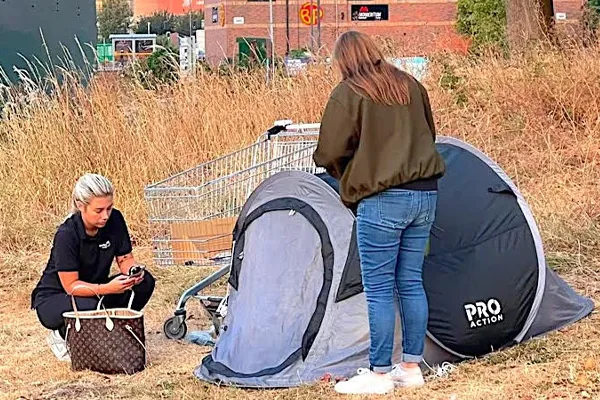 Former ‘functioning addict’ Helps Homeless After Turning His Life Around